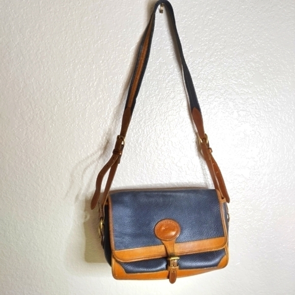 Dooney & Bourke All-Weather Leather Vintage Purse Shoulder messenger Bag - Picture 1 of 14